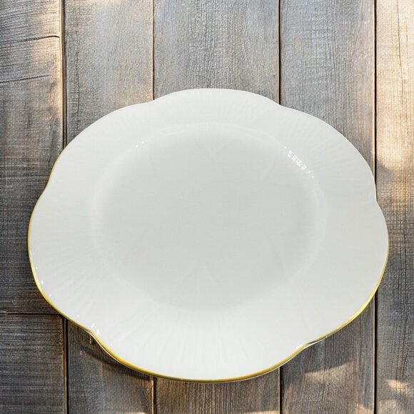 Shelley Dainty White Dish Plate Set Flower Shaped Gold Trim Set 4 Bone China Set - Picture 2 of 12